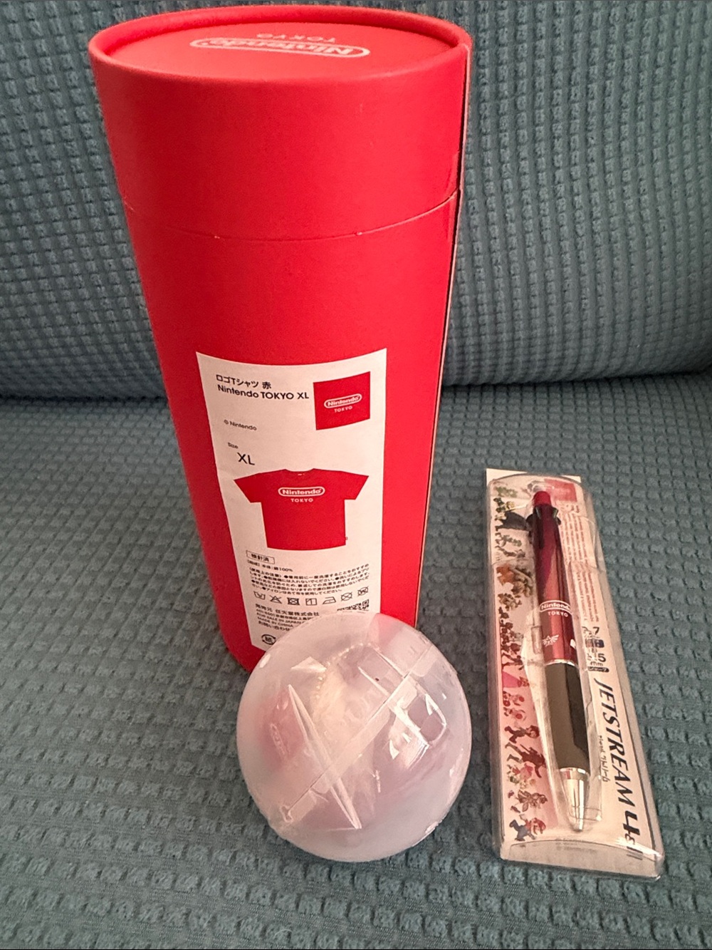 Nintendo Tokyo shirt,blind item gachapon keychain and mechanical pen exclusive